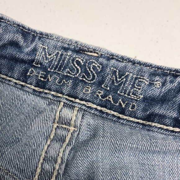 DISTRESSED MISS ME BOYFRIEND JEANS 28x26 ⭐️ - Picture 4 of 13